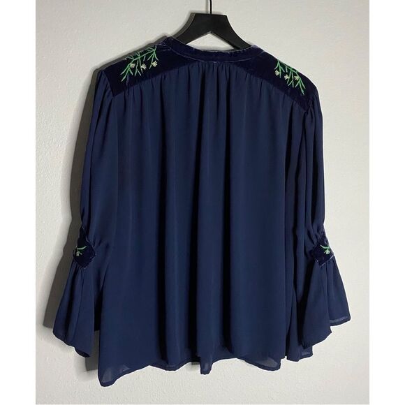 Crown & Ivy Navy Chiffon Velvet Flounce Top Size XL - Picture 3 of 13